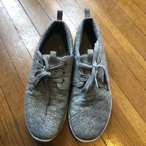 Toms Sneakers Size 10